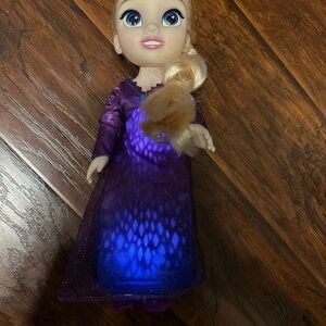 DISNEY FROZEN (ELSA ) LIGHT UP 14” DOLL